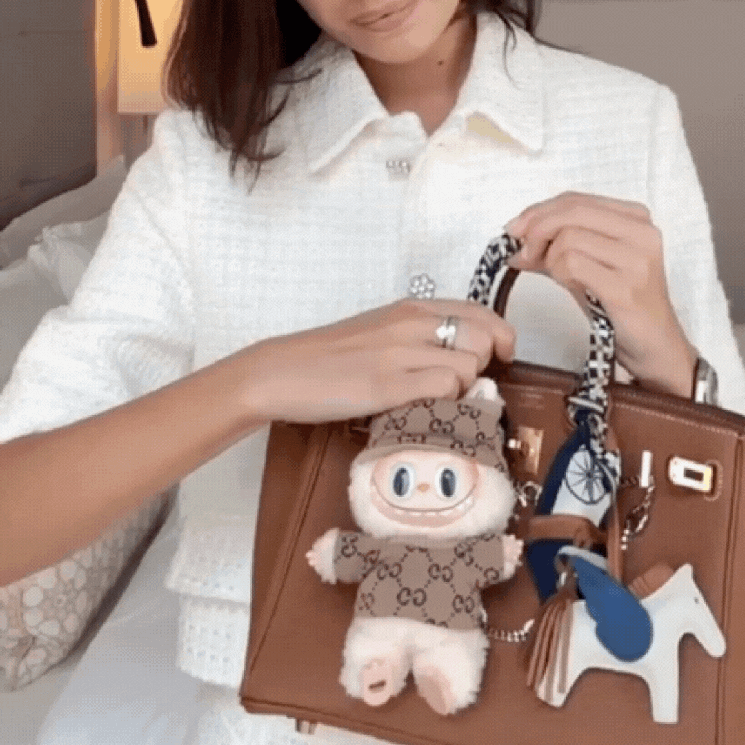 Jucărie din Plus Labubu Have a Seat 18 cm – Colectie Surpriza cu Design Unic