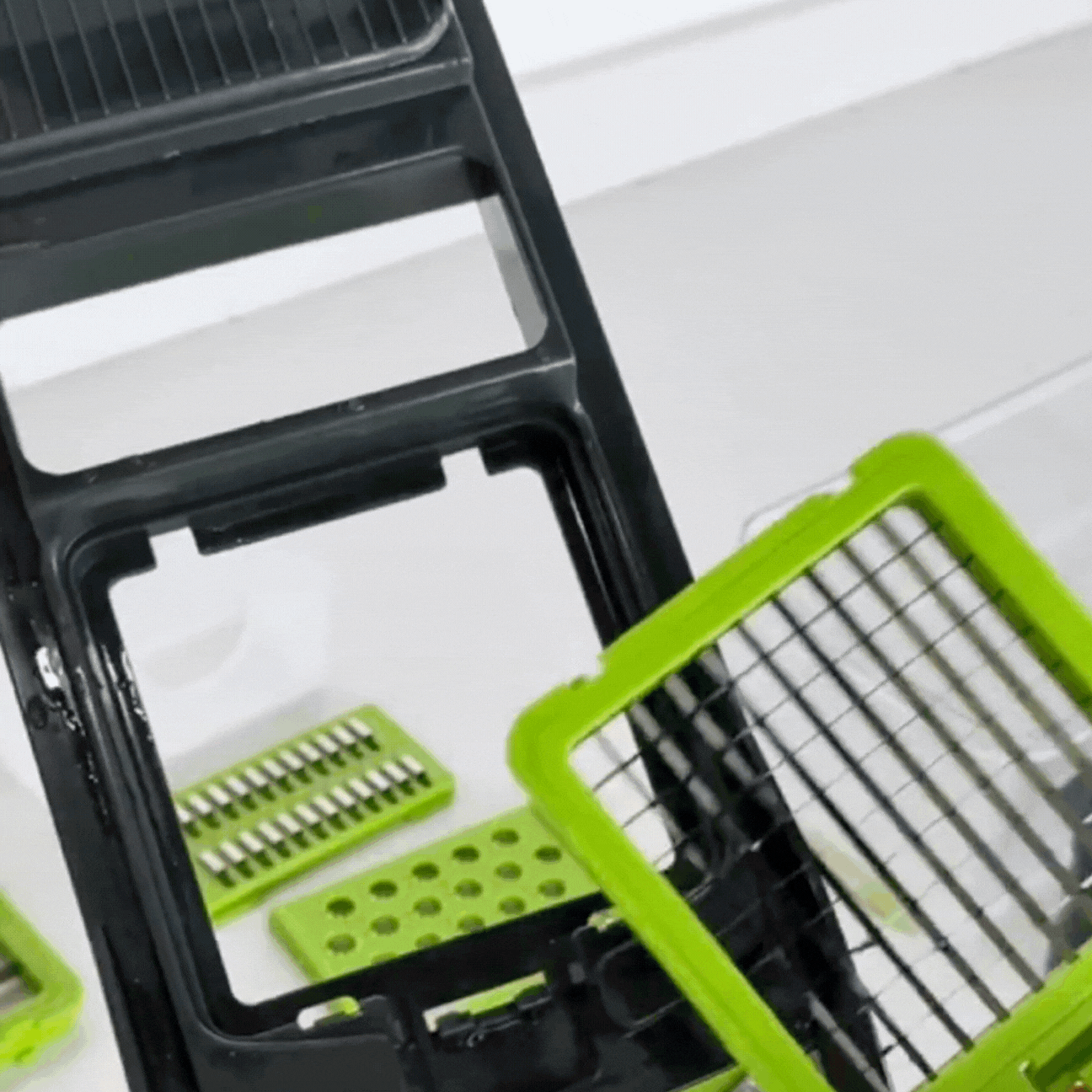 Tocător, Feliator Și Răzătoare Pentru Legume Și Fructe