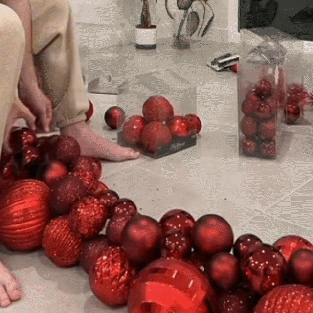 Set de Globulețe 6 cm, 24 buc – Roșu